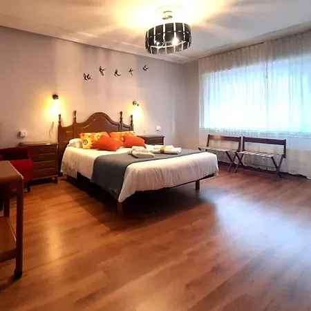 Amplio, Centro, Zona Begona Y Al Lado De La Playa Apartment