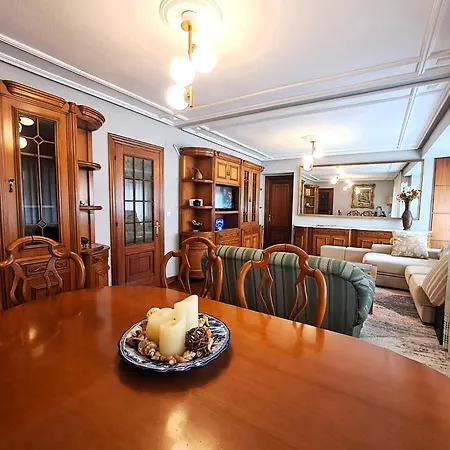 Amplio, Centro, Zona Begona Y Al Lado De La Playa Gijon