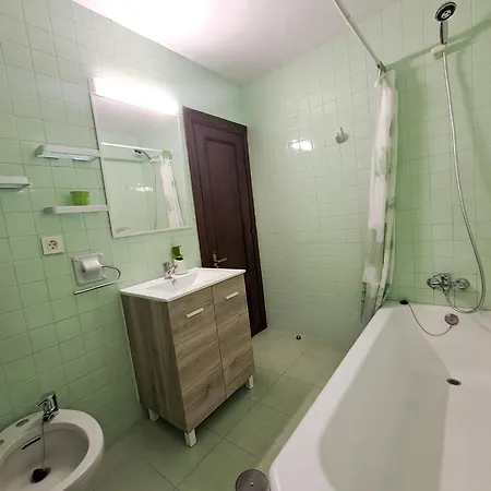 Amplio, Centro, Zona Begona Y Al Lado De La Playa Apartmán *