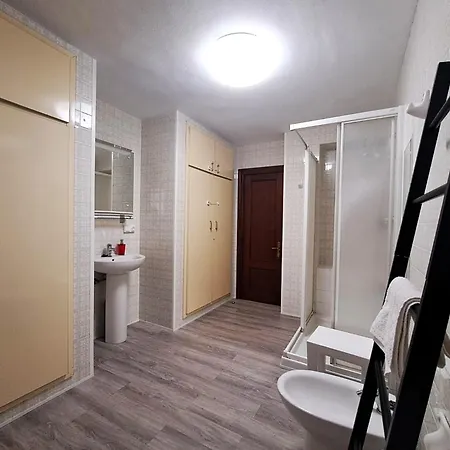 Amplio, Centro, Zona Begona Y Al Lado De La Playa Apartment Gijon