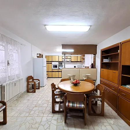 Amplio, Centro, Zona Begona Y Al Lado De La Playa Gijon